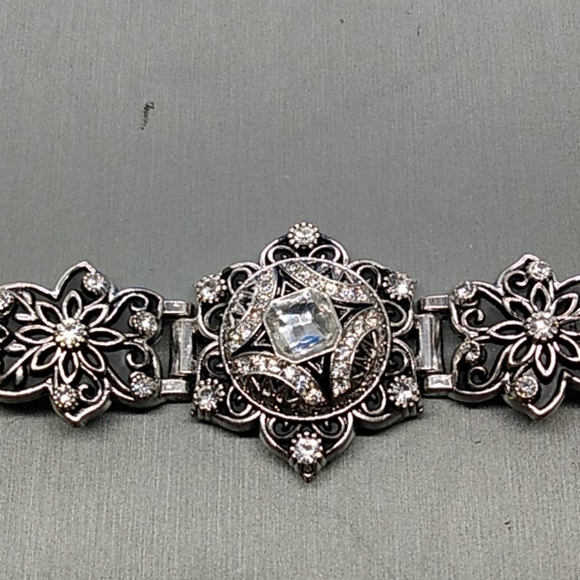 8 inch silver and rhinestones snap button bracelet - Picture 2 of 4